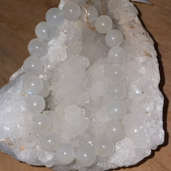White Moonstone - Picture 1 of 1